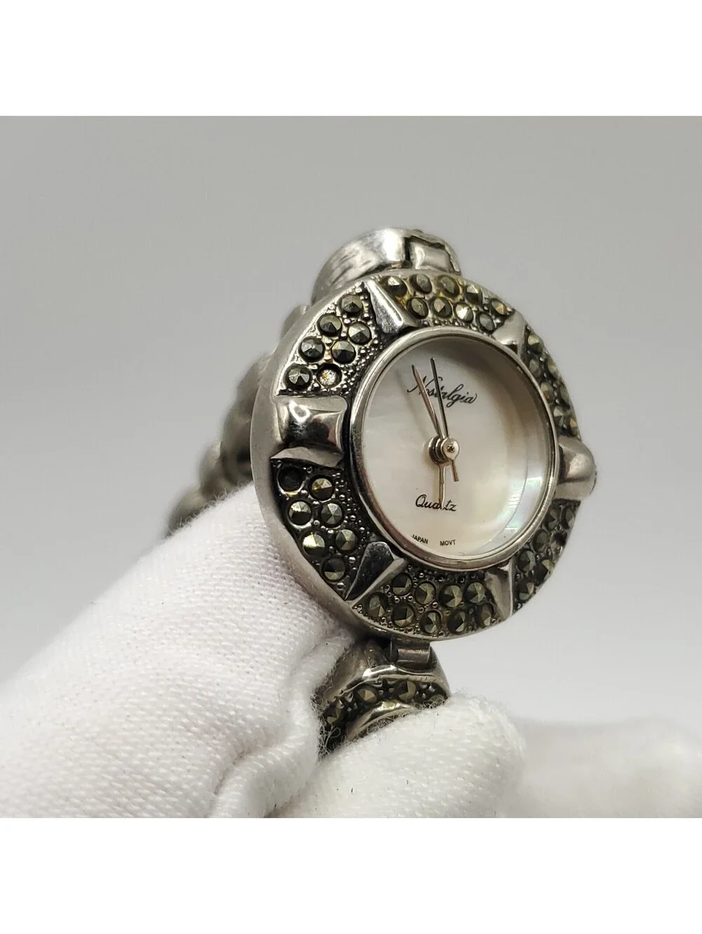 Nostalgia Quartz Gem Band Womens 22mm Watch MOP Dial New Battery